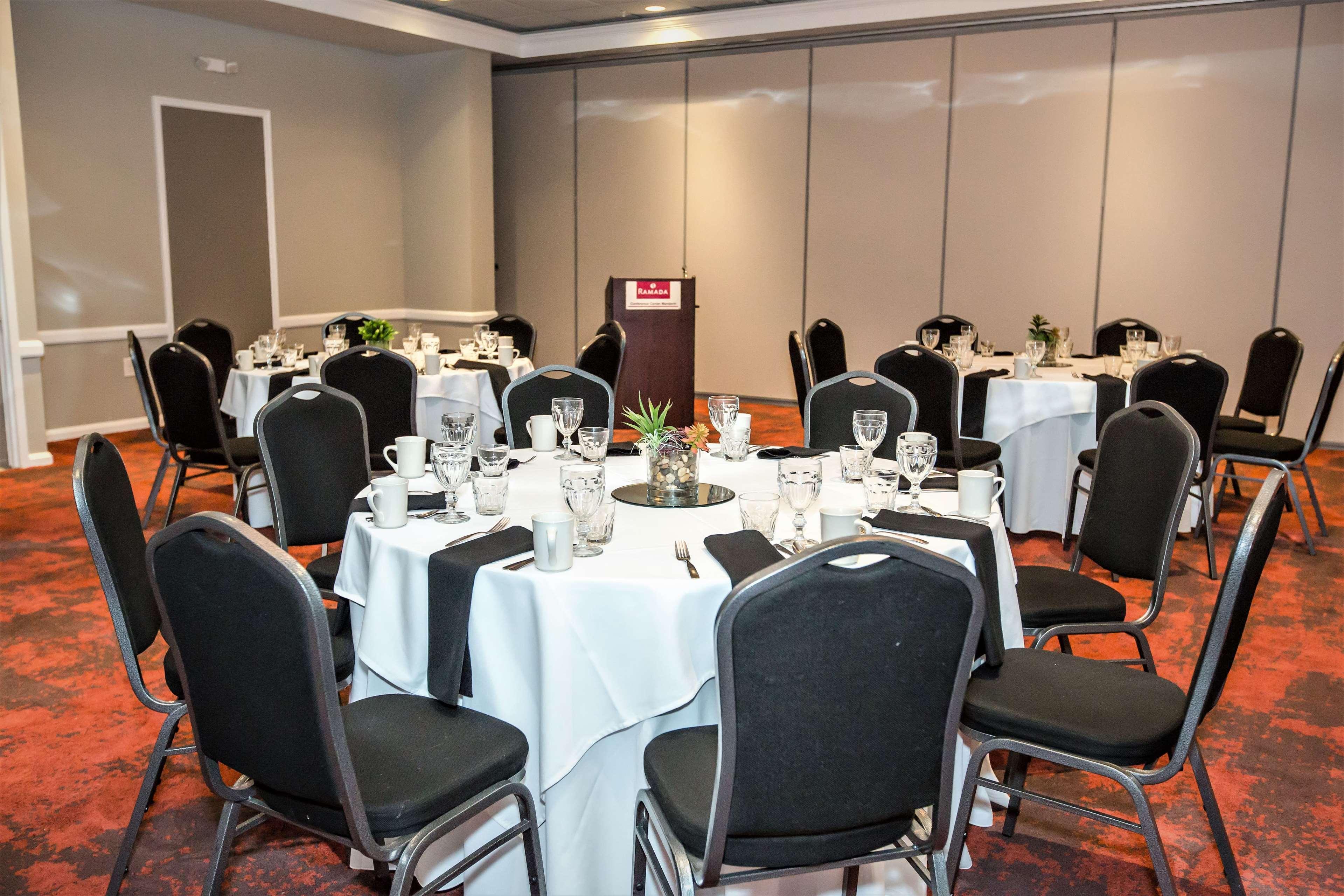 Ramada By Wyndham Jacksonville Hotel & Conference Center Luaran gambar