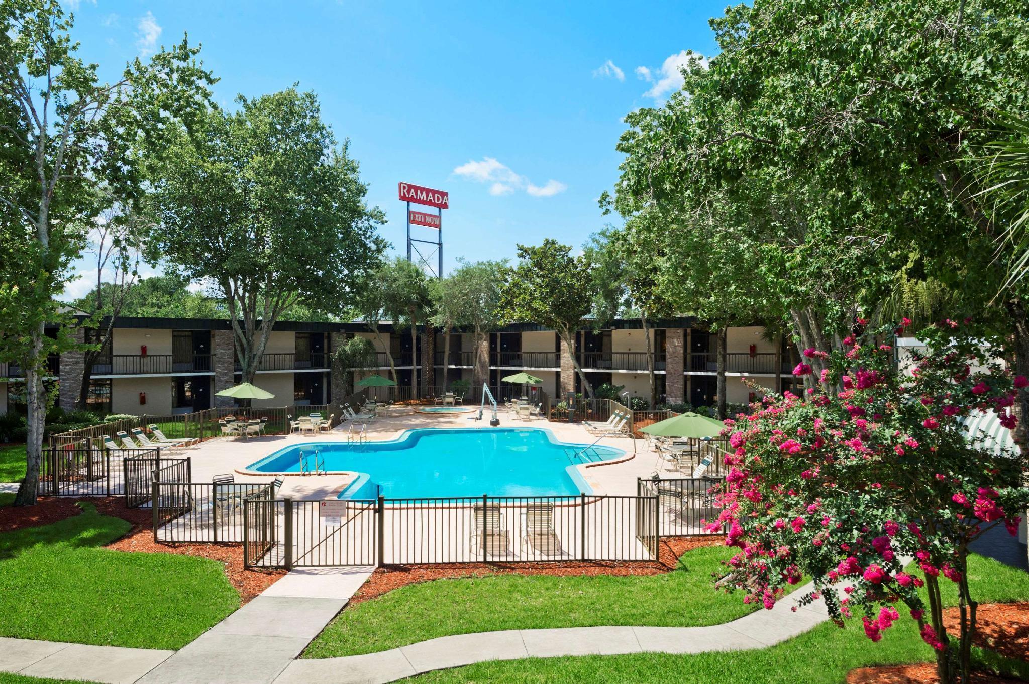 Ramada By Wyndham Jacksonville Hotel & Conference Center Luaran gambar