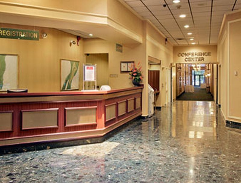 Ramada By Wyndham Jacksonville Hotel & Conference Center Dalaman gambar